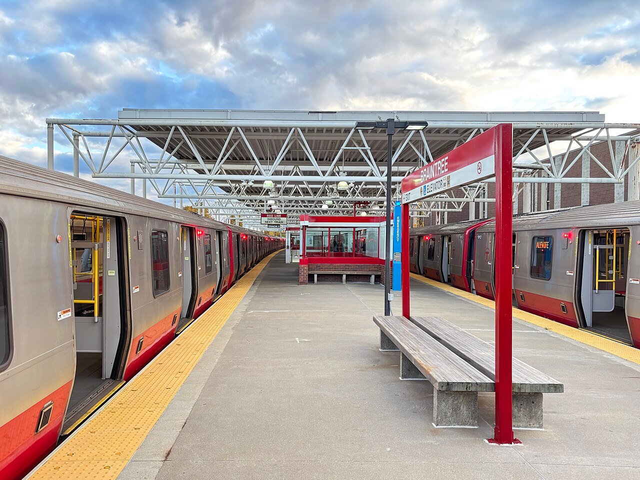 Commuting from Braintree to Boston: A Complete Guide (T, Car, & More)